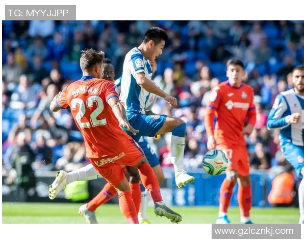 足球球星精准射门技巧解析 如何在比赛中成为致命一击的关键人物 足球球星精准射门技巧解析 如何在比赛中成为致命一击的关键人物