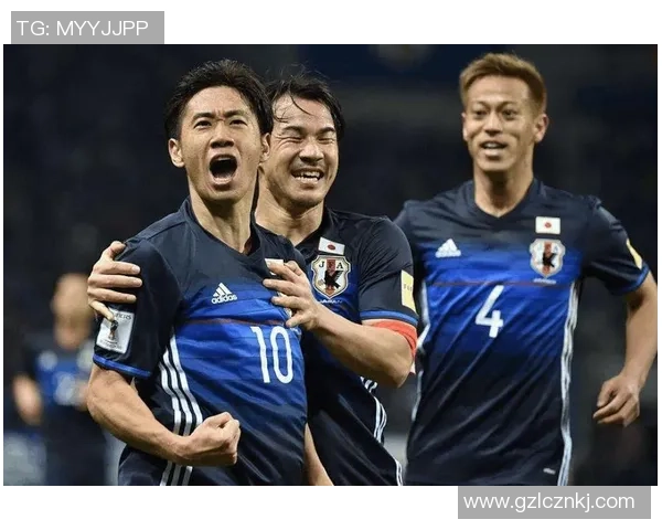 球星同款足球手套价格揭秘 高端与平价款的差距分析 球星同款足球手套价格揭秘 高端与平价款的差距分析