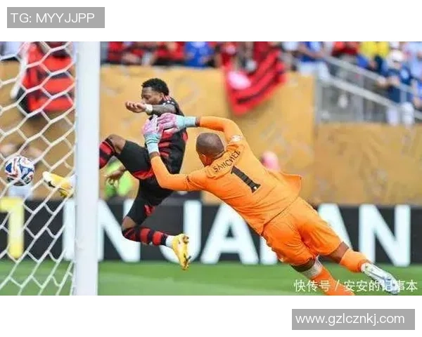 足球明星黑照爆笑表情包曝光 球场外的另类萌态引发热议 足球明星黑照爆笑表情包曝光 球场外的另类萌态引发热议